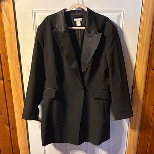 H&M Elegant Long Black Blazer Coat Size XLarge, Working Pockets in Front